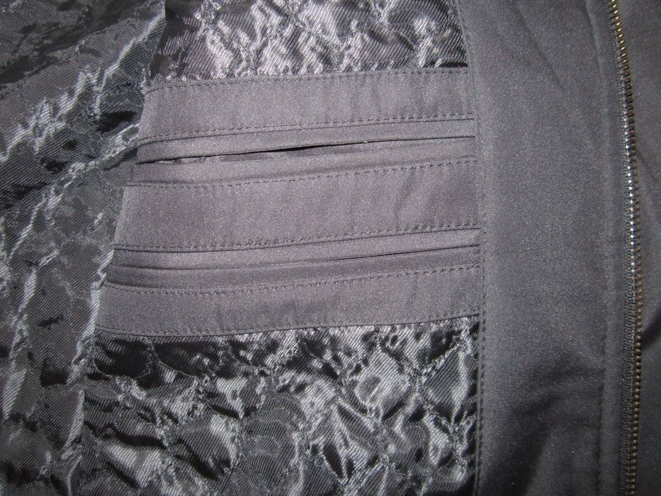 НОВО 100 % оригинално черно мъжко яке GUESS размер L / XL от САЩ