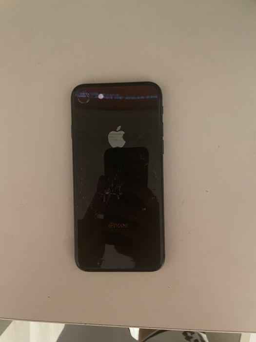 Vand iPhone 8 complet functional