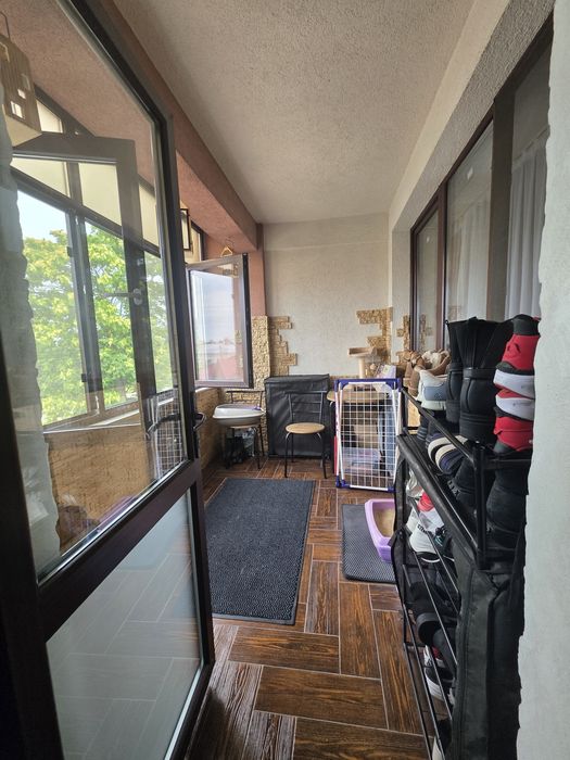 Apartament 3 camere 72mp2 et 2,loc de parcare proprietate