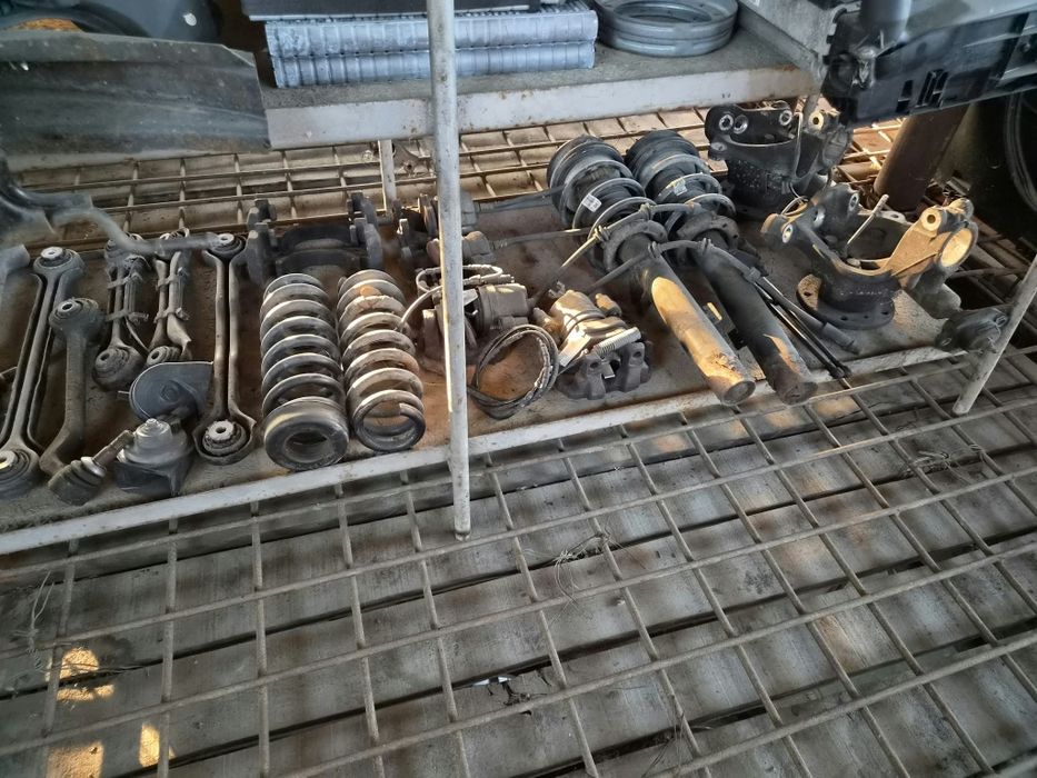 Capota Aripa Usa Portbagaj BMW E90LCI( mecanica interior)(se vinde si toata masina)