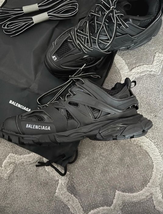 Balenciaga track