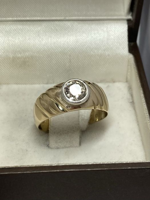 Inel aur cu diamant 0.66ct