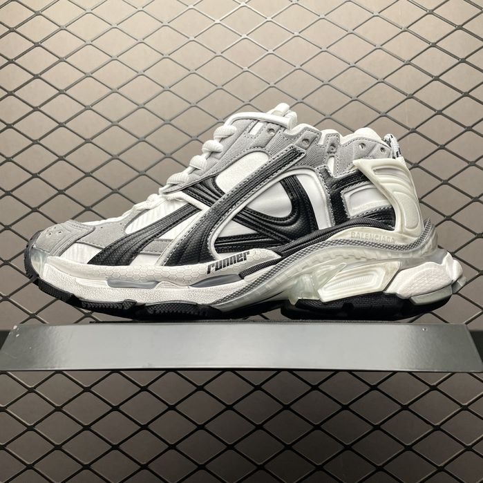 Balenciaga runner 2