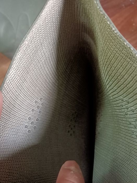 Продам резиновые ботинки