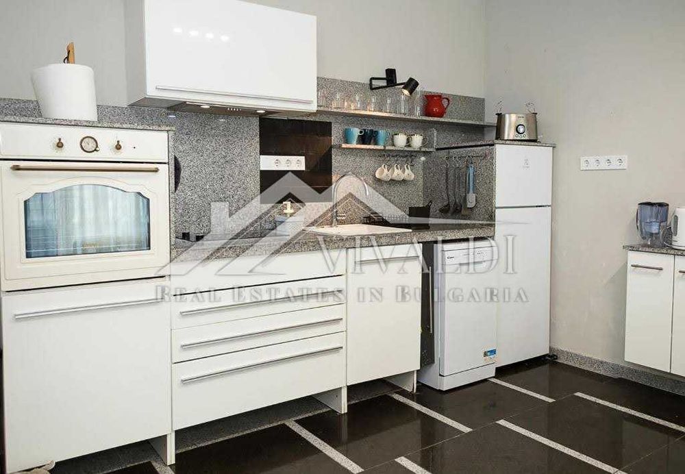 Дава се под наем Двустаен апартамент в Варна, Център - 65 кв.м за 648.21 € - Снимка #5