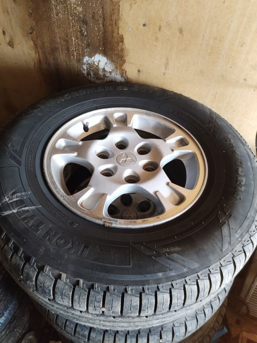 Продам колеса на Паджеро