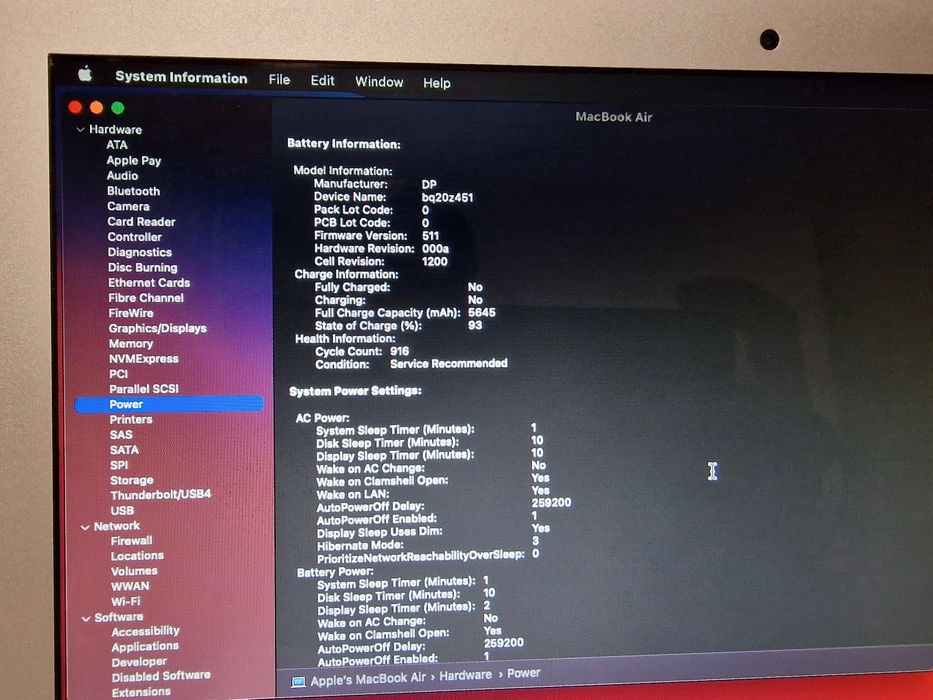 MacBook Air 13" (2014) - Intel i5 / 8GB RAM / 128GB SSD - Stare foarte bună