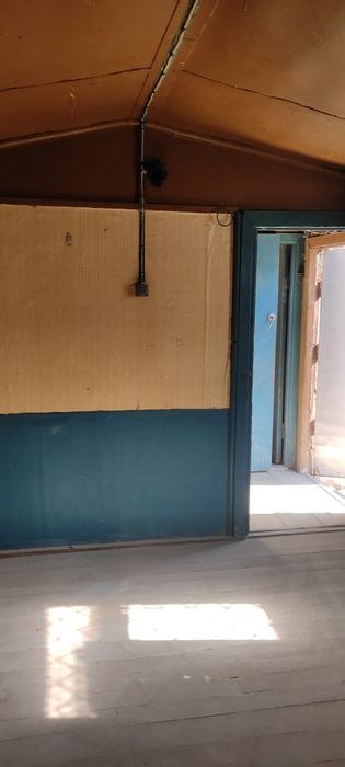 Яшаш ва тижорат учун вагон сотилади