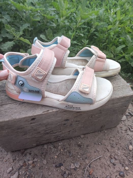 Продам детские босоножки для девочки