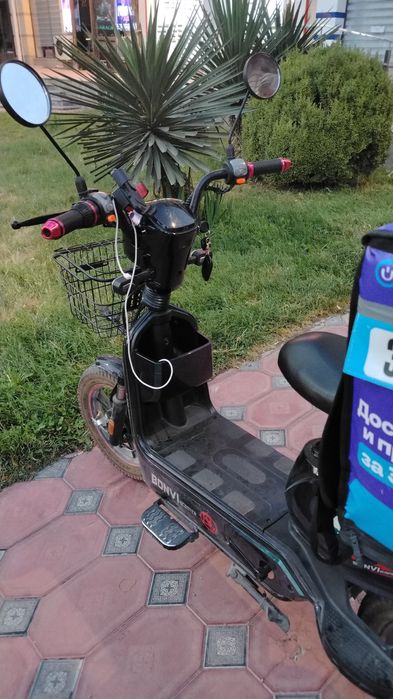 Skuter sotiladi tezligi 40 km bir zaryatim bilan 45/ 50 km yuradimi