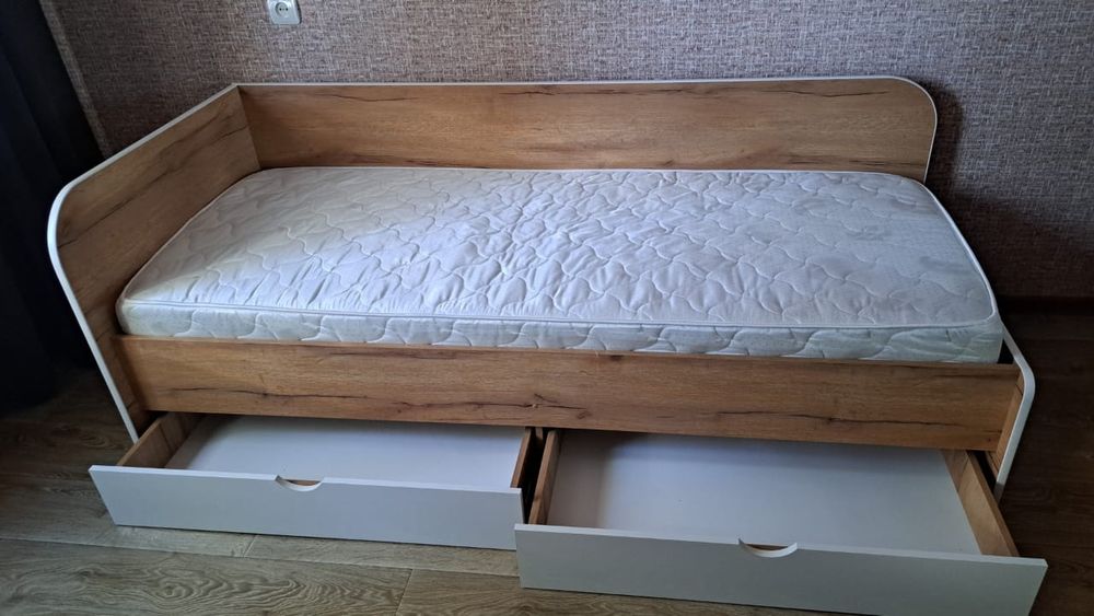 Продам кровать новая