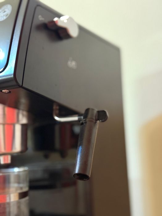 Aparat cafea macinata DeLonghi