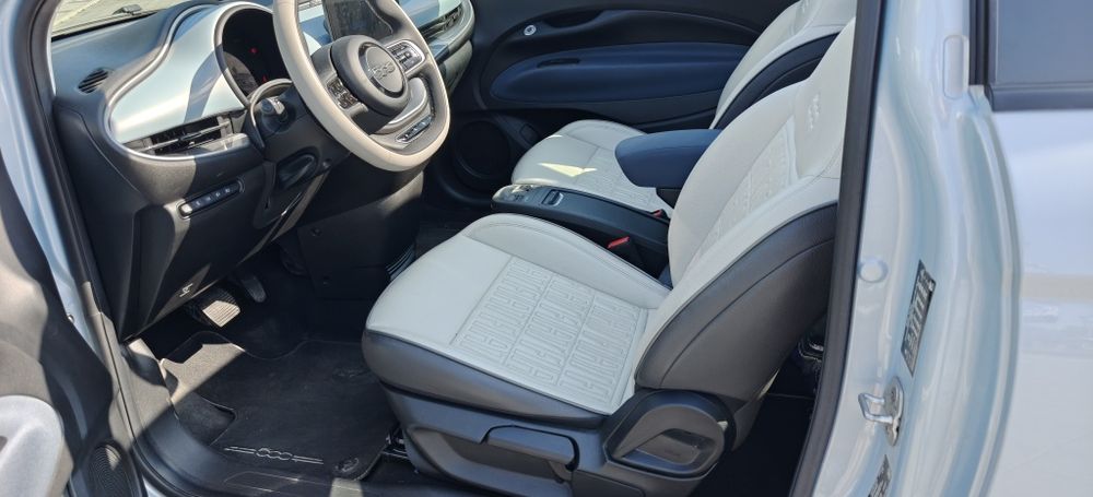 Fiat 500e Electric Cabrio 42kwh La Prima Plus