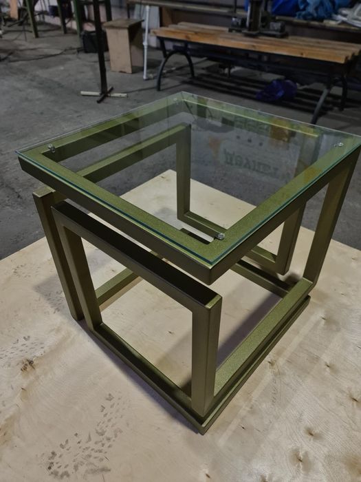 Продам журнальный столик