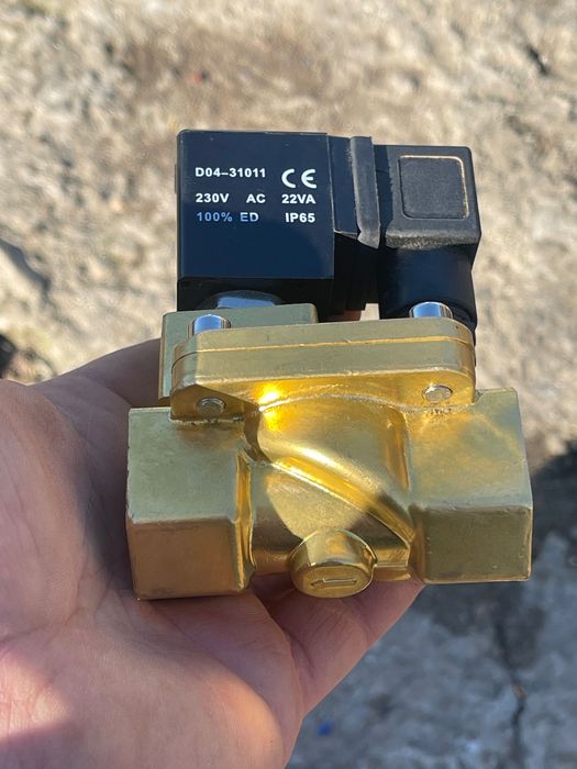 Electrovalva apa, conectie 3/4”, disponibile 3 bucăți, sunt noi.