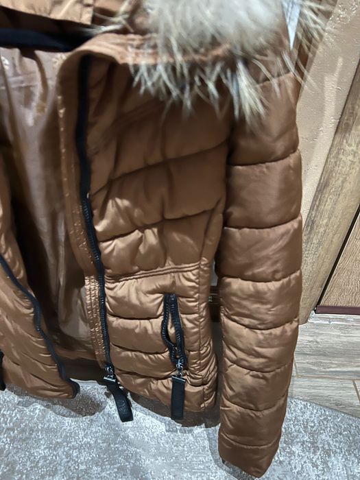 Кафяво яке с естествен пух