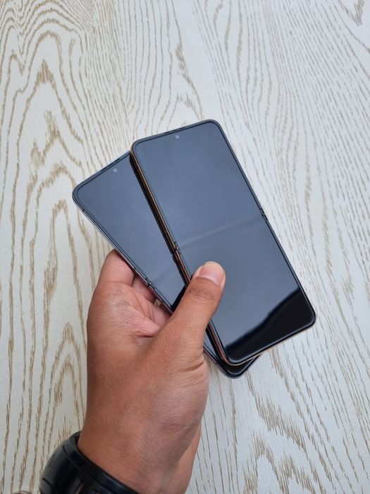 Samsung Galaxy Z Flip 4 5G. Joyi 256 GB. Garantya bor. IME o'tkan
