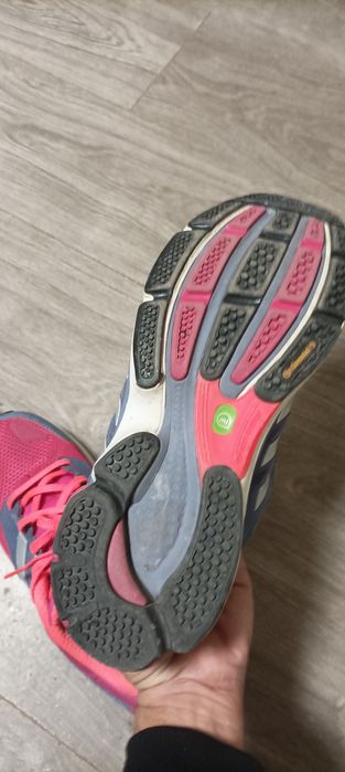 Маратонки носени два пъти