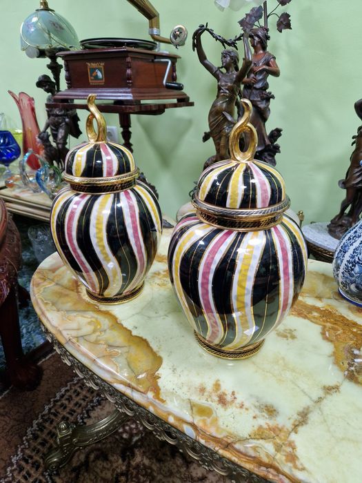 Чифт Уникални антикварни белгийски порцеланови урни H.BEQUET