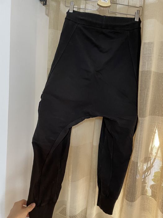 Pantaloni si tricou vagabond