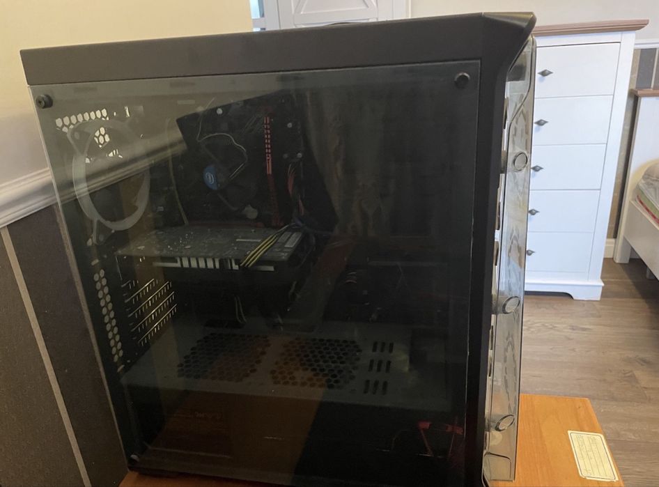 Vand Pc Gaming  + bonus periferice si monitor