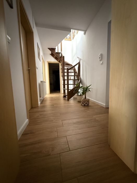 Apartament cu 3 camere