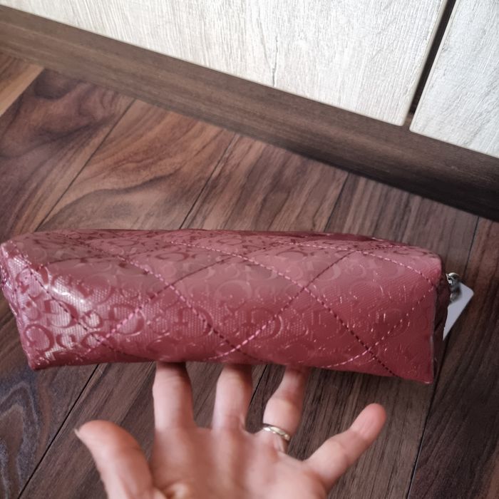 Guess голям  нов несесер/чанта с етикет