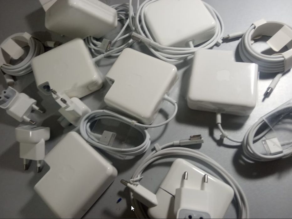 от вашего MacBook - magsafe и Type-c - зарядка, блок питания