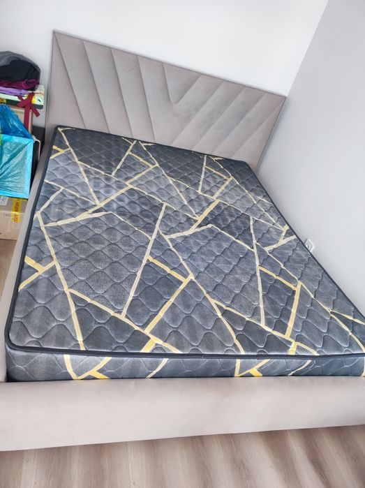 Срочно продам спальную кровать