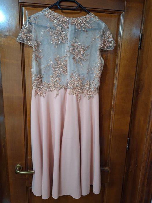 Rochie roz cu paiete mărimea M-L