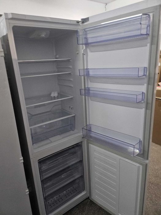 Frigider Beko RCSA330K30WN  300l ,185 cm Iluminare LED No Frost alb perlat !