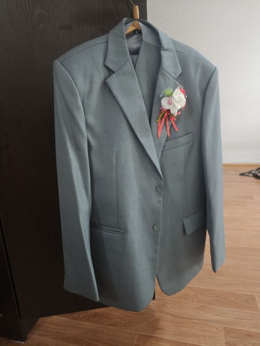 Костюм тройка...