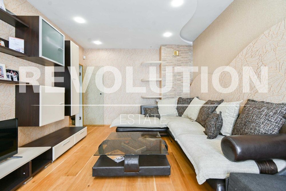 Продава се Двустаен апартамент в София, Гео Милев - 70 кв.м за 3915 €/кв.м - Снимка #2