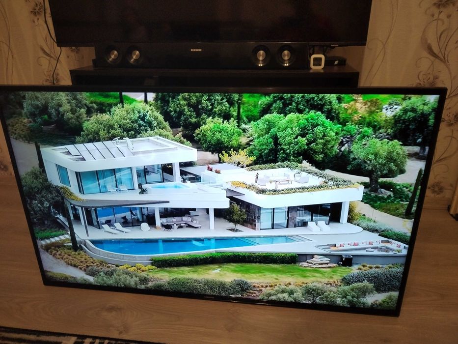 Телевизор Самсунг UE50KU6072U