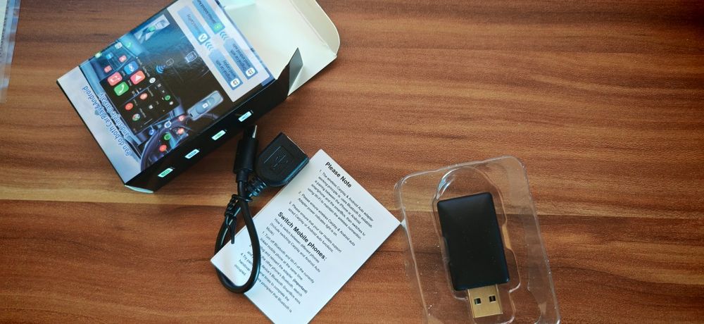 Adaptor Wireless Apple CarPlay și Android Auto