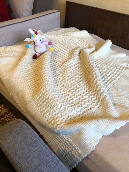 Бебешко одеяло ръчно плетено