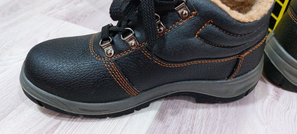 Теплые зимние ботинки