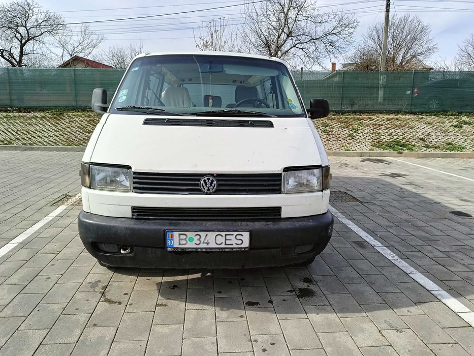 volkswagen transporter modelu lung 8+1 cu aer conditonat  duba buna