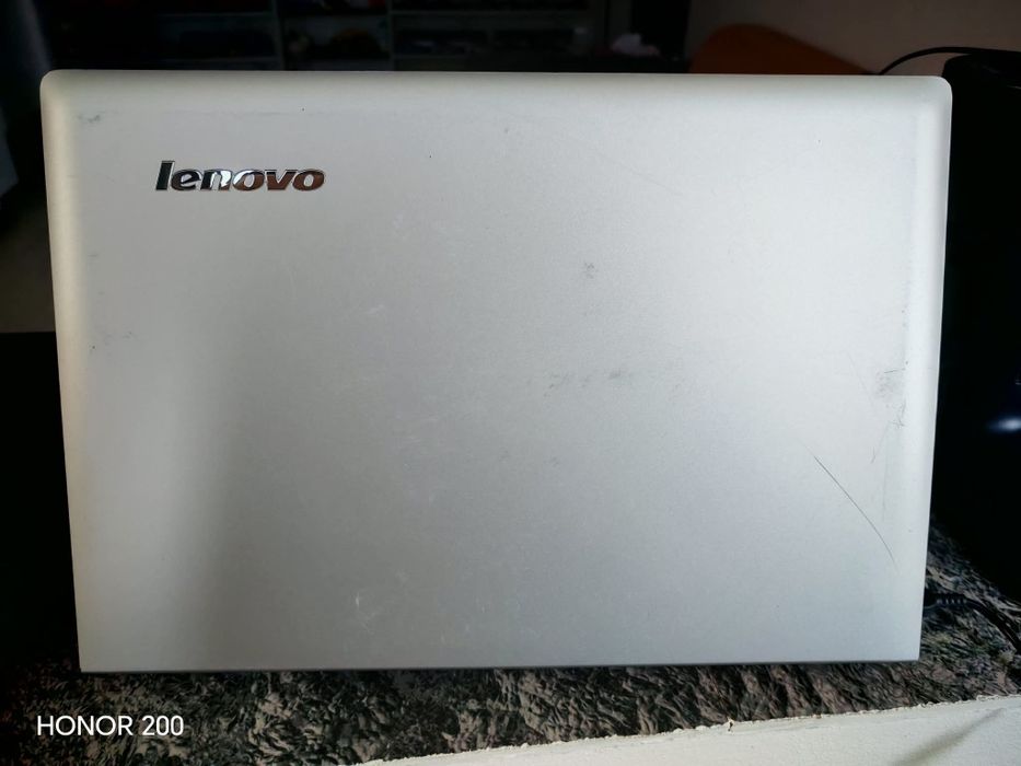 Laptop lenovo gaming i5