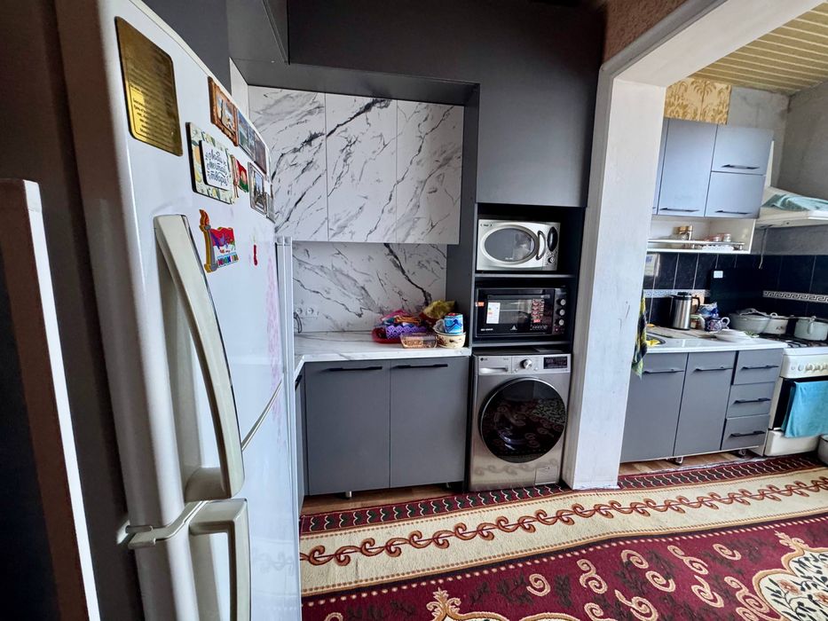 5-mkr 3 xonali 85m2 4-qavat sotiladi