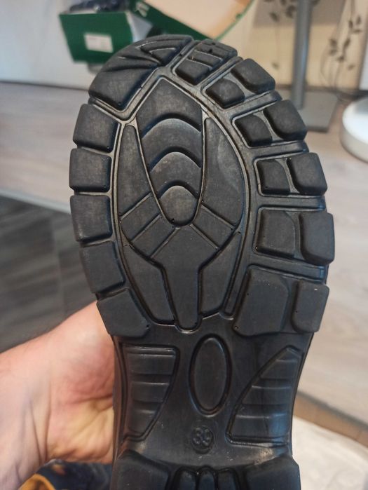 Обувки за работа и туризъм