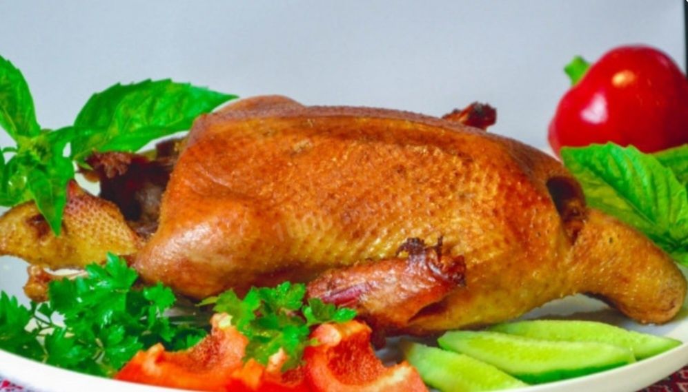 Праздничная запечённая утка