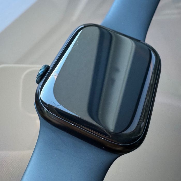 Apple Watch Series 7, 45 мм + оригинално магнитно зарядно