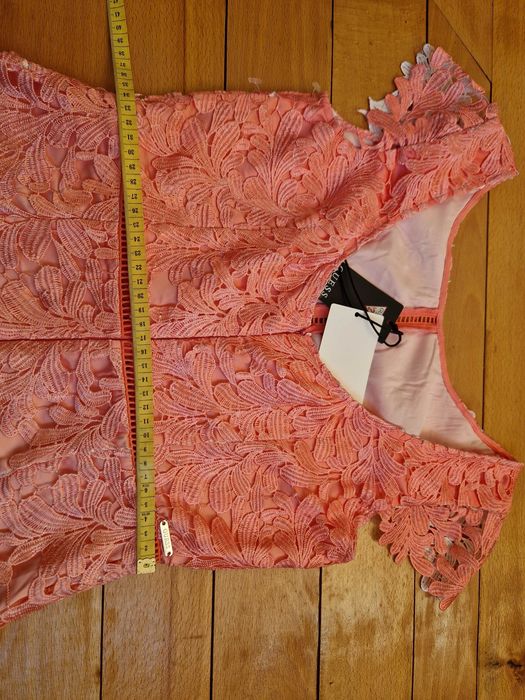 Нова Рокля Guess