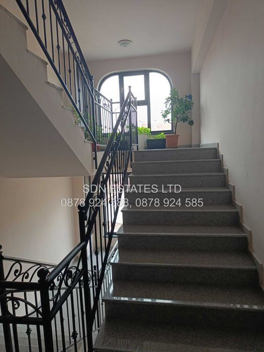 Продава се Четиристаен апартамент в Казанлък - 140 кв.м за 1143 €/кв.м - Снимка #12