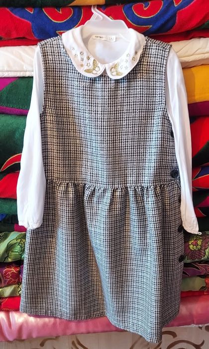 Продам костюм для девочки