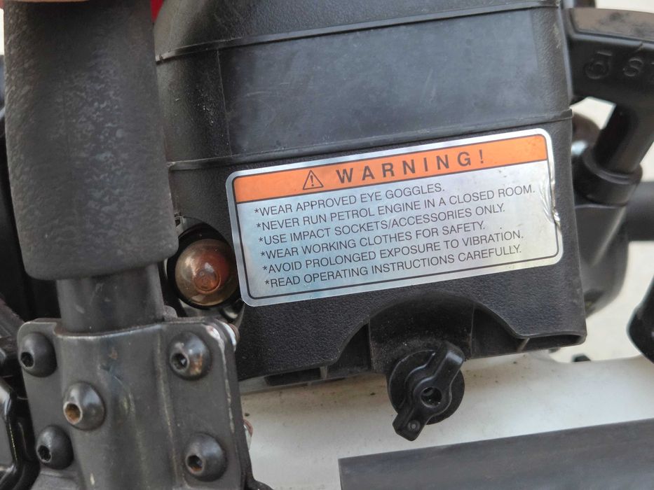 Robel Bahnbaumaschinen– бензинов ударен гайковерт за ЖП инфраструктура