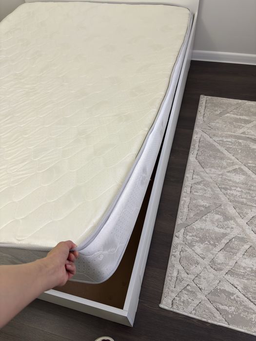 Матрас в хорошем состоянии