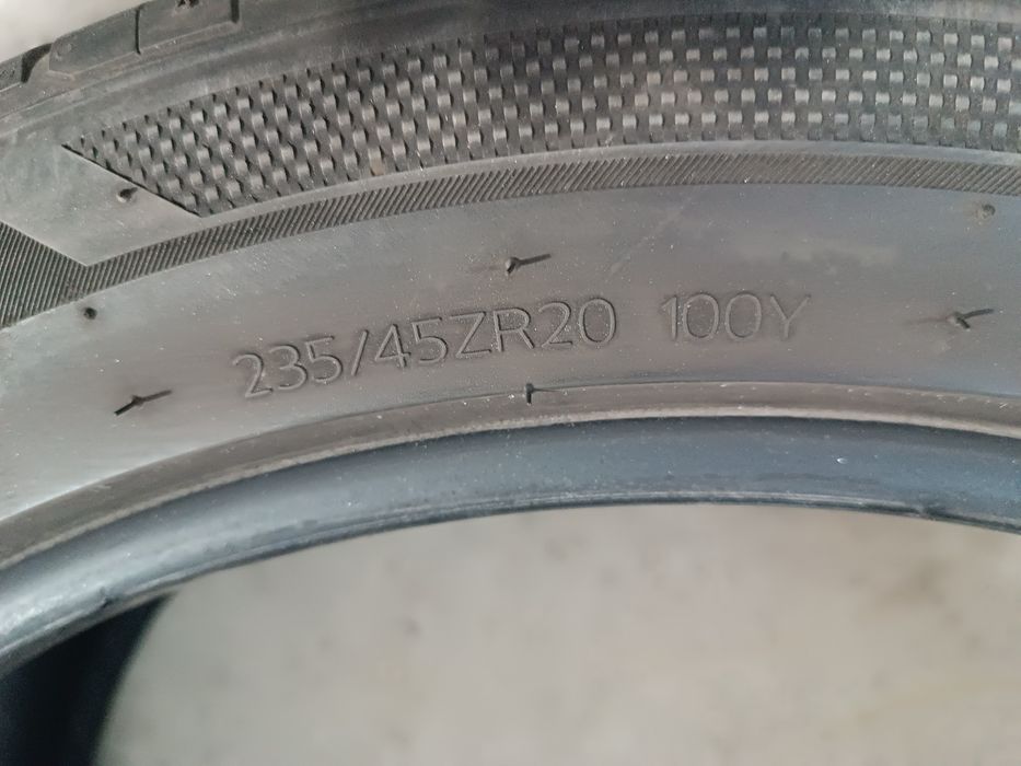 Anvelope Vara 235 45 20 Hankook dot2023