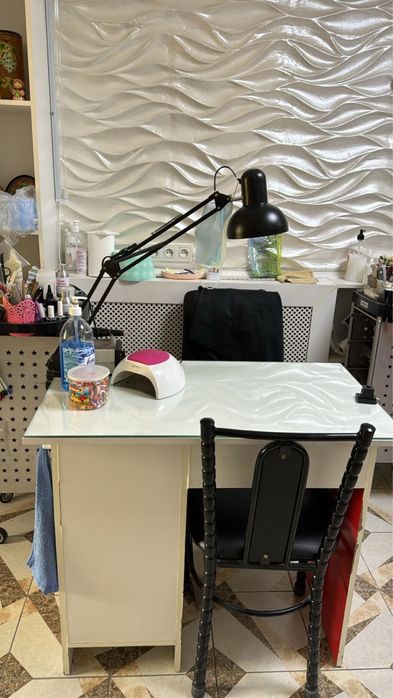 Место мастер маникюра